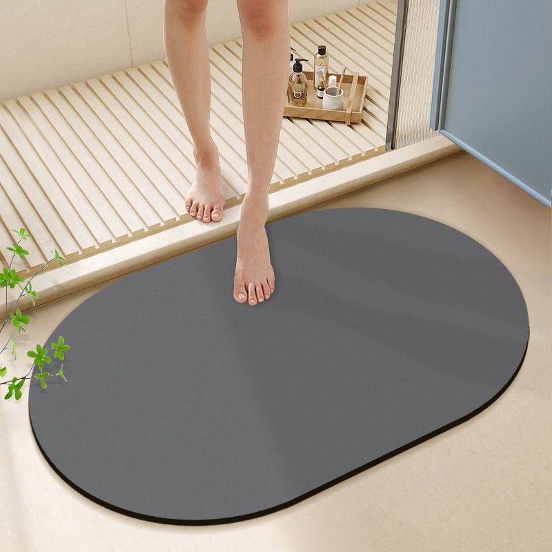 Quick Dry Diatomite Bath Mat - VIKAMA พรมเช็ดเท้าไดอะตอมไมต์รูปวงรีแบบไม่สมมาตร แห้งเร็ว กันลื่น สีเทา พรมอาบน้ำ